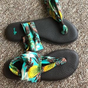 Sanuk yoga sling sandals